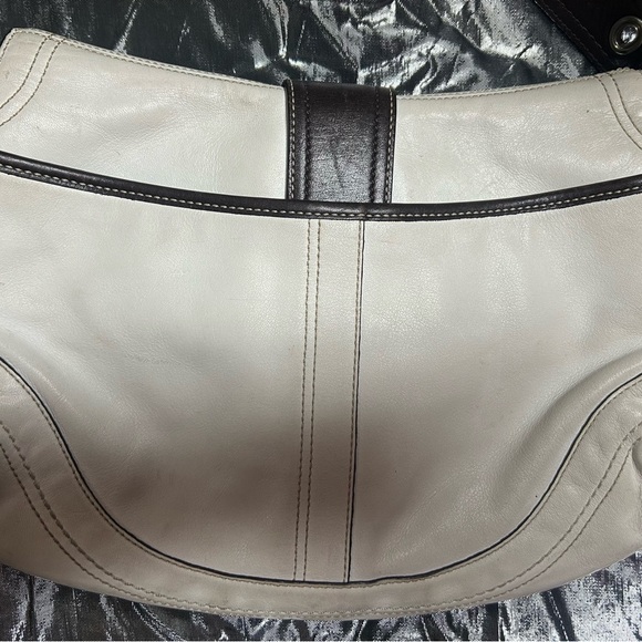 Coach - Picture 3 of 4